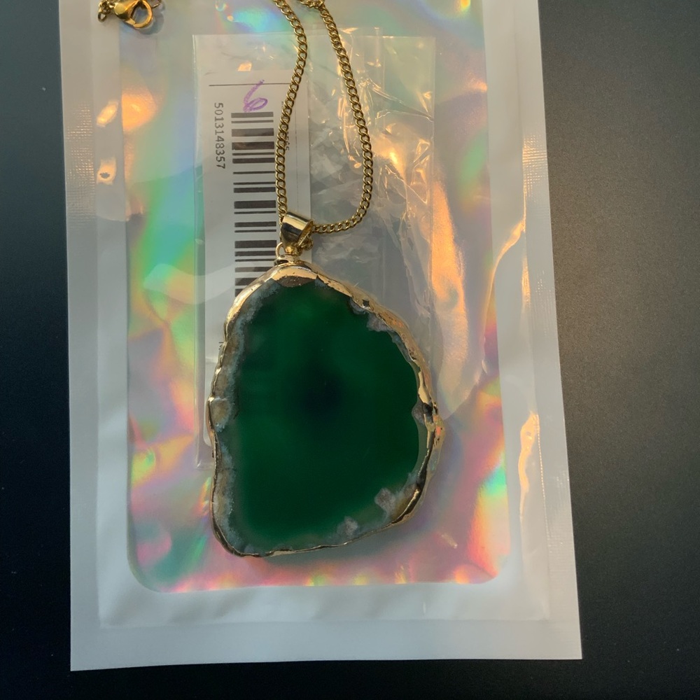 DARK GREEN AGATE NECKLACE